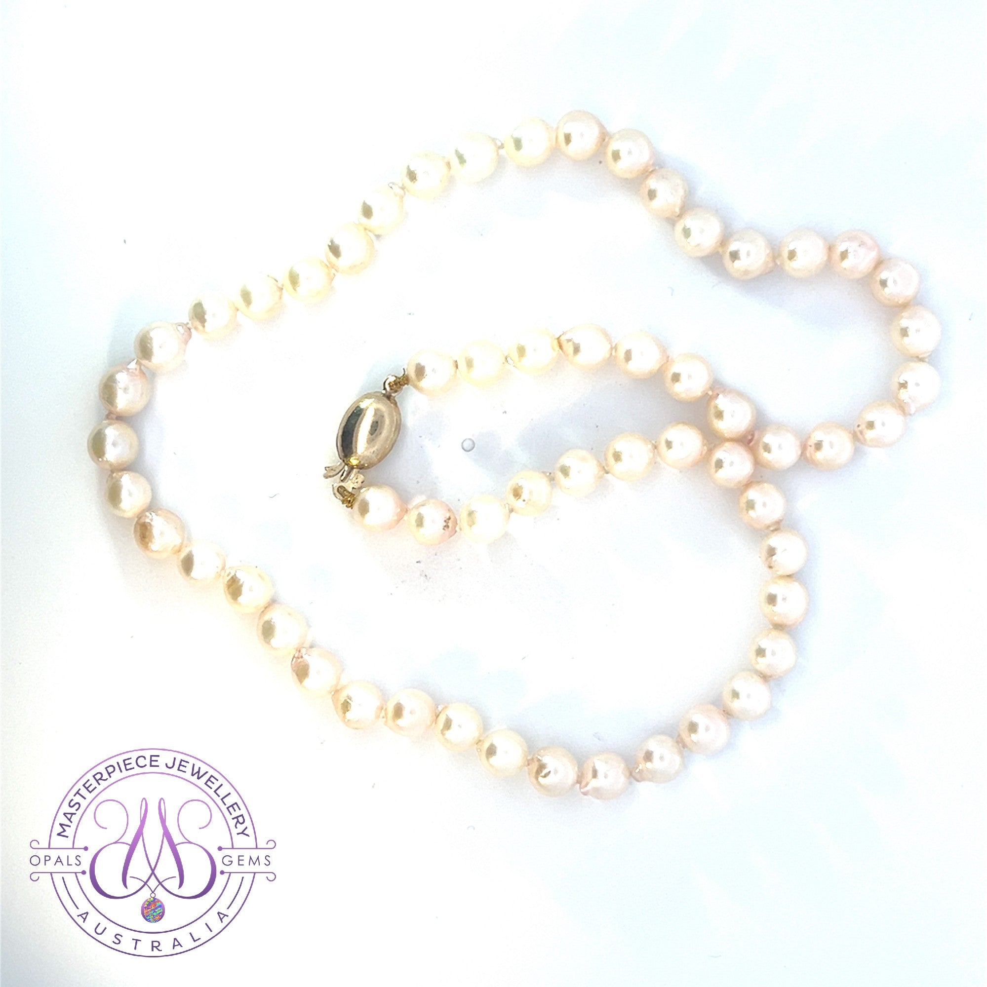 Strand of Akoya Pearls 5.5-6mm 45cm lenth 9kt Gold clasp