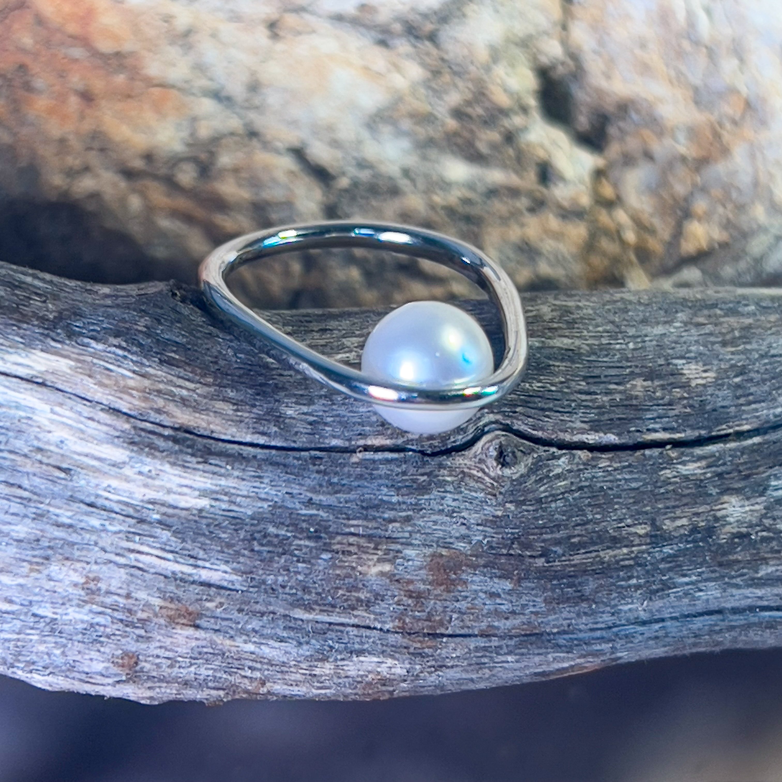 Sterling Silver Minimilast Contemporary design South Sea 8mm Pearl ring - Masterpiece Jewellery Opal & Gems Sydney Australia | Online Shop